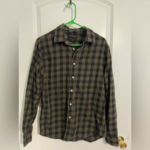 SOLD Banana Republic Untucked Fit Shirt size Medium